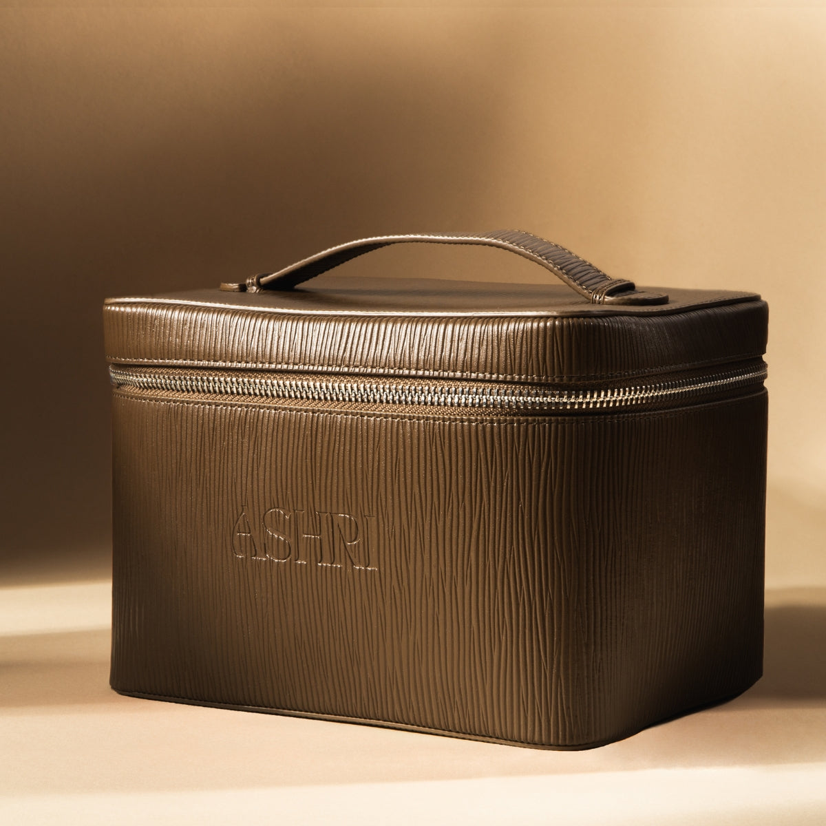 Ashri Vanity Case Brown