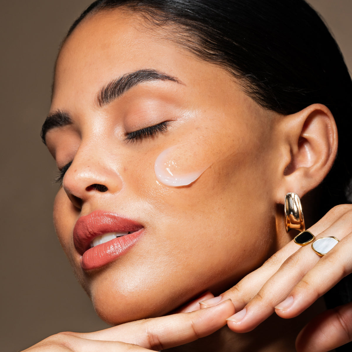 Ultra Radiance All-in-One Brightening Complex